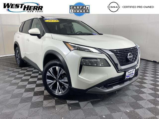 Photo of 2023 White Nissan Rogue