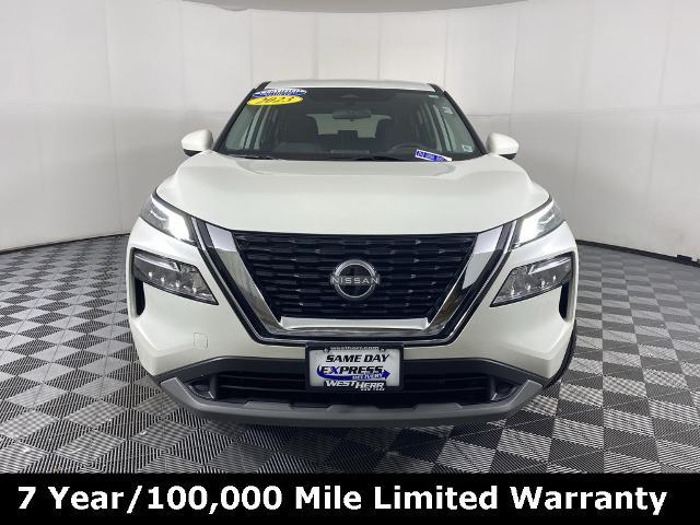 Photo of 2023 White Nissan Rogue