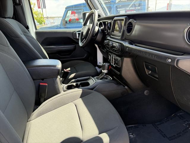 Photo of 2023 Bright White Clearcoat Jeep Wrangler