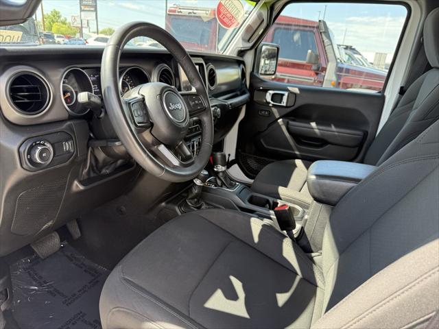 Photo of 2023 Bright White Clearcoat Jeep Wrangler