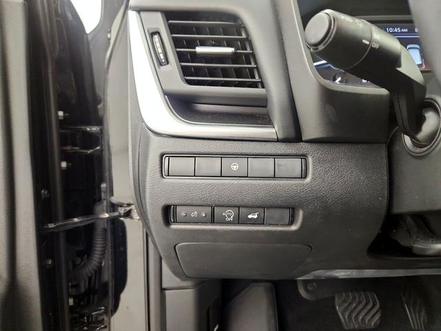 Photo of 2023 Black Nissan Rogue