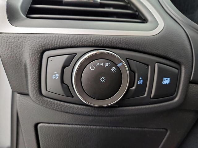 Photo of 2023 Gray Ford Edge