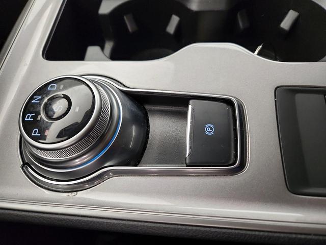 Photo of 2023 Gray Ford Edge