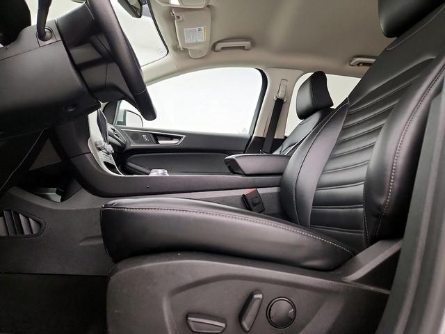 Photo of 2023 Gray Ford Edge
