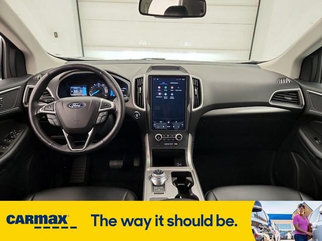 Photo of 2023 Gray Ford Edge