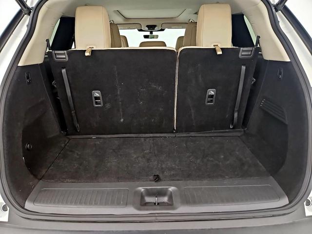 Photo of 2024 White INFINITI QX60