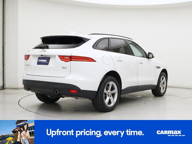 Photo of 2017 White Jaguar F-PACE