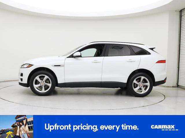 Photo of 2017 White Jaguar F-PACE