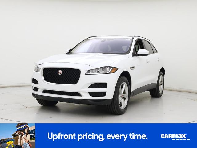 Photo of 2017 White Jaguar F-PACE