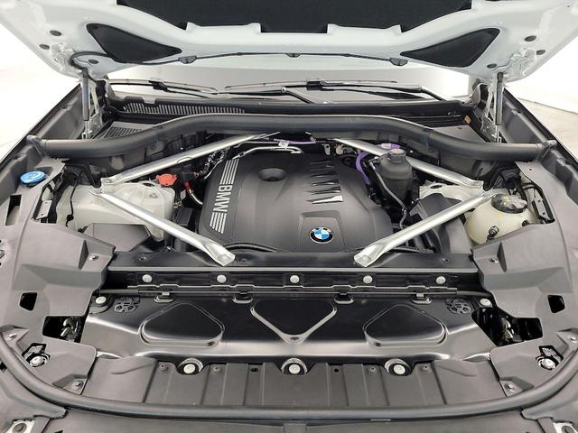 Photo of 2024 White BMW X5