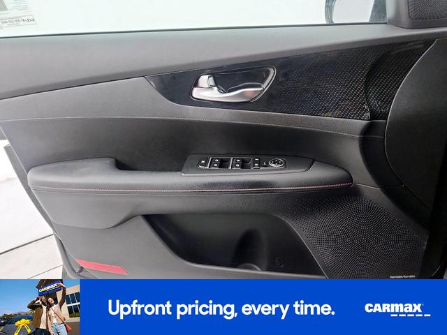 Photo of 2022 Black Kia Forte
