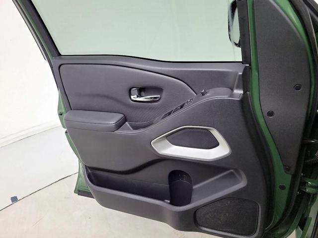 Photo of 2023 Green Nissan Frontier