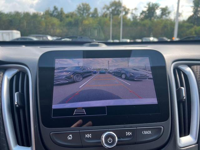 Photo of 2023 Mineral Gray Metallic Chevrolet Malibu