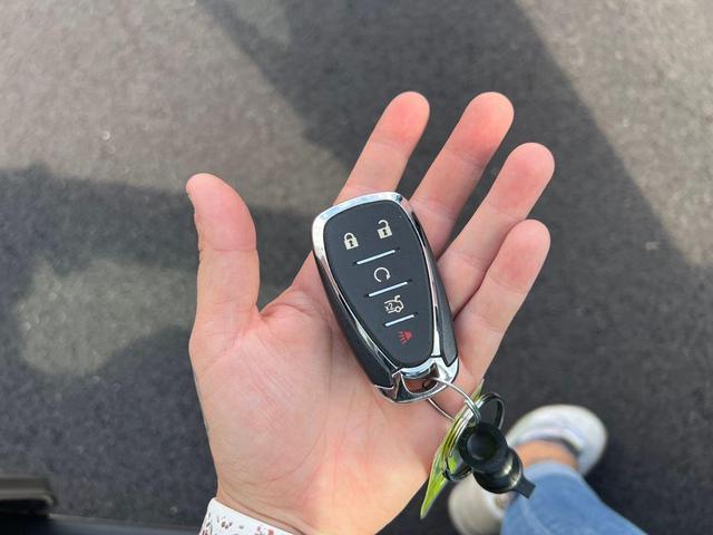 Photo of 2023 Mineral Gray Metallic Chevrolet Malibu