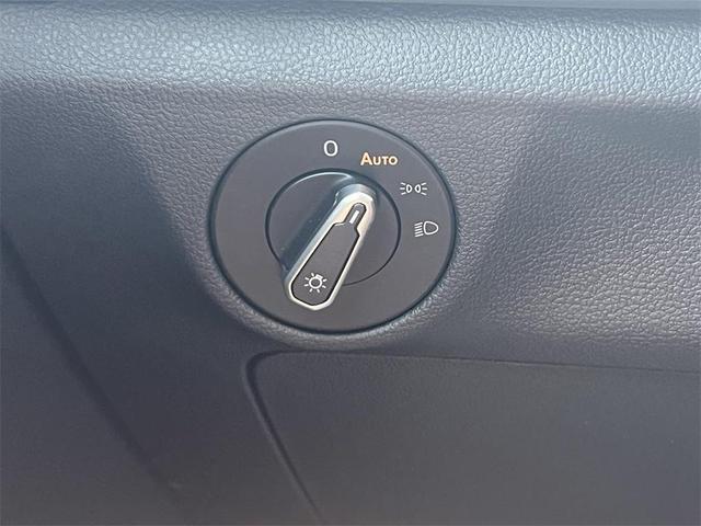 Photo of 2023 Opal White Volkswagen Jetta