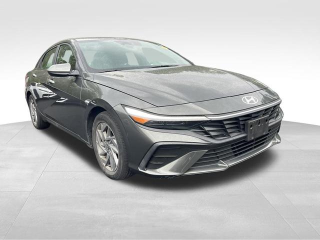 Photo of 2024 Amazon Gray Hyundai ELANTRA
