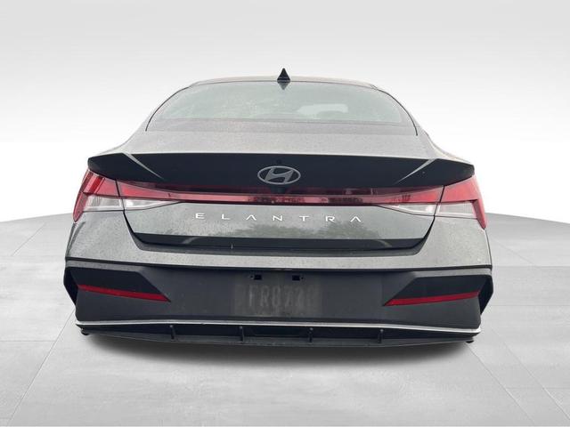 Photo of 2024 Amazon Gray Hyundai ELANTRA