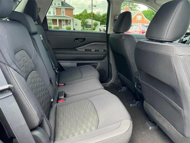 Photo of 2025 Super Black Nissan Pathfinder