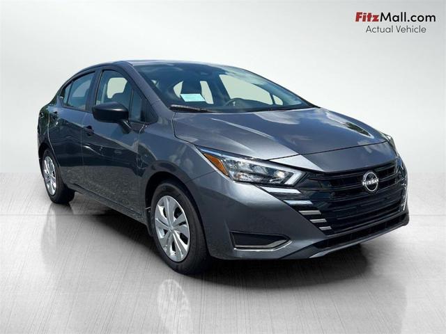 Photo of 2025 Gun Metallic Nissan Versa