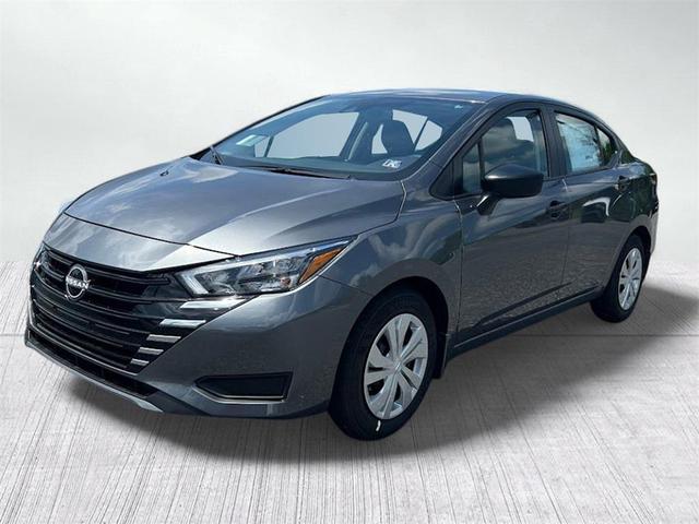 Photo of 2025 Gun Metallic Nissan Versa