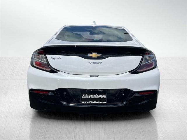 Photo of 2018 Iridescent Pearl Tricoat Chevrolet Volt