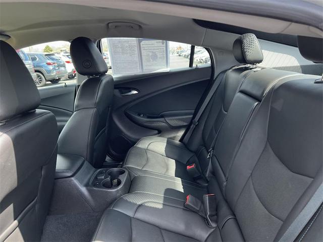 Photo of 2018 Iridescent Pearl Tricoat Chevrolet Volt