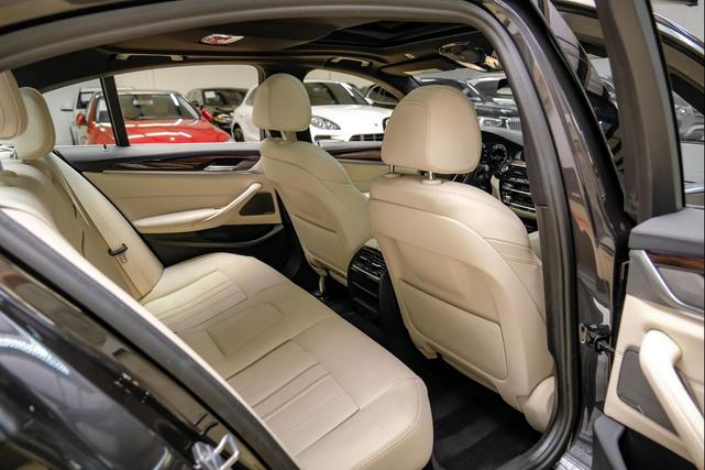 Photo of 2017 Black BMW 540