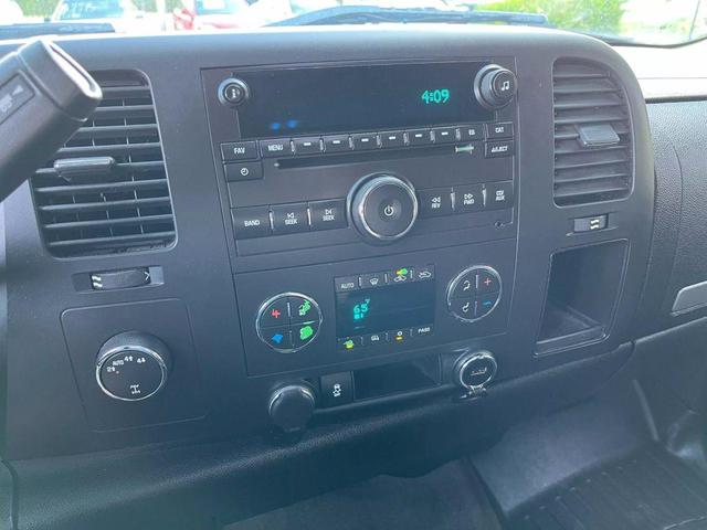 Photo of 2012 Silver Chevrolet Silverado 1500