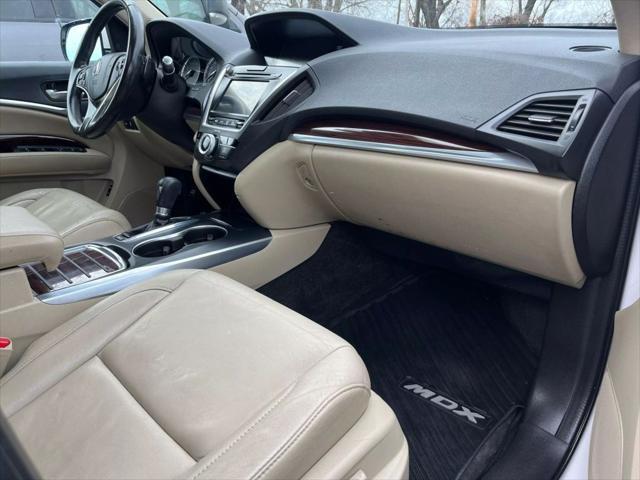 Photo of 2014 White Acura MDX