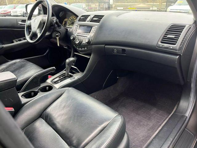 Photo of 2006 Gray Honda Accord