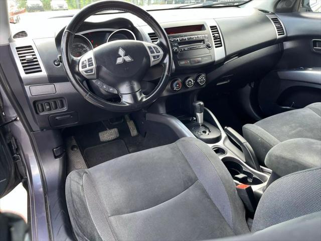 Photo of 2008 Gray Mitsubishi Outlander