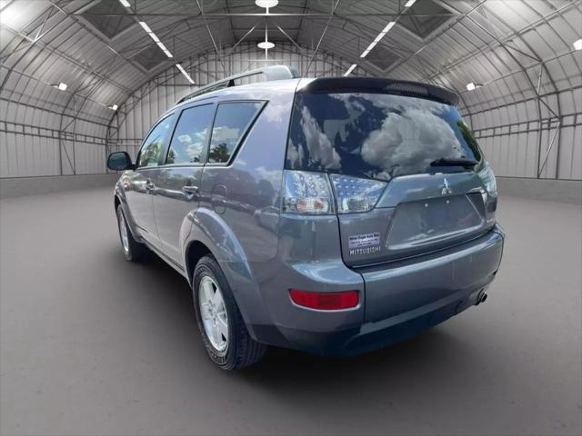 Photo of 2008 Gray Mitsubishi Outlander