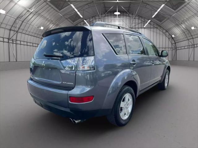 Photo of 2008 Gray Mitsubishi Outlander