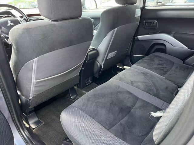 Photo of 2008 Gray Mitsubishi Outlander