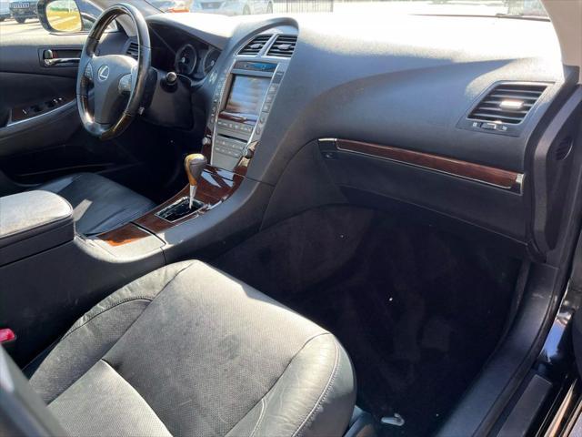 Photo of 2010 Black Lexus ES 350
