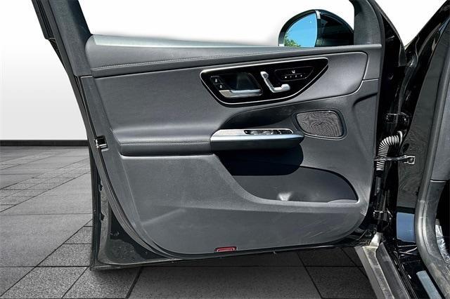 Photo of 2025 Black Mercedes-Benz GLC 300
