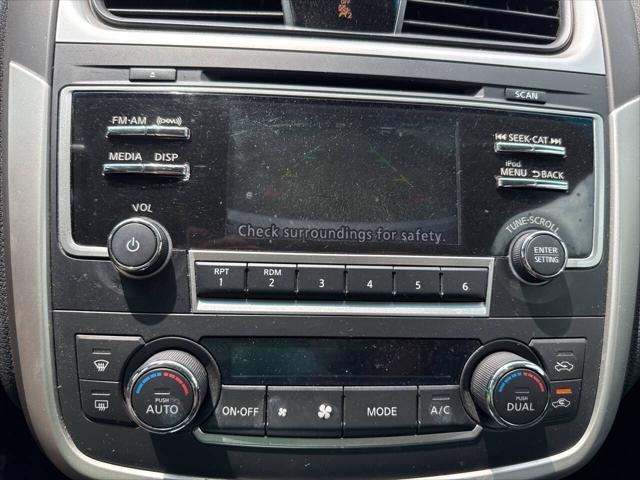 Photo of 2017 Brilliant Silver Nissan Altima