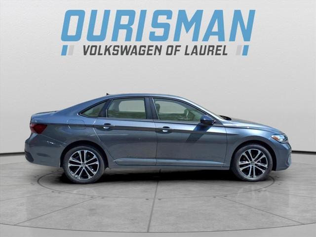 Photo of 2024 Platinum Gray Metallic Volkswagen Jetta