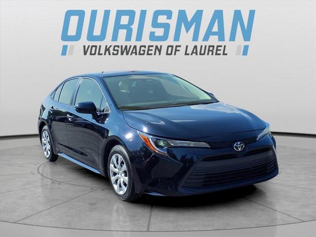 Photo of 2024 Midnight Black Metallic Toyota Corolla
