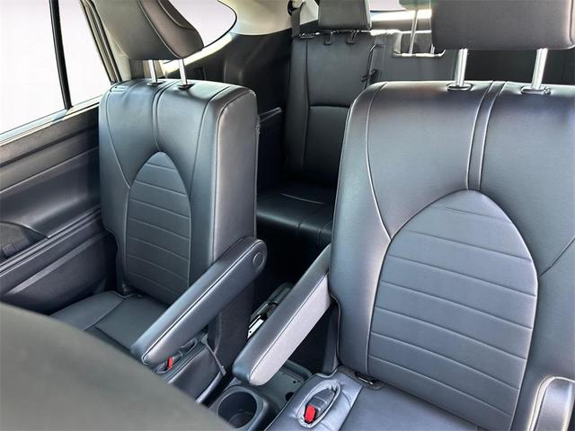 Photo of 2022 Midnight Black Toyota Highlander