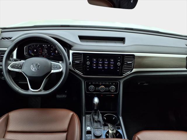 Photo of 2022 Pure White Volkswagen Atlas