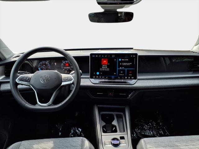 Photo of 2025 White Volkswagen Tiguan