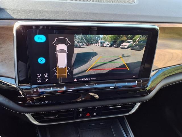 Photo of 2024 Deep Black Pearl Volkswagen Atlas