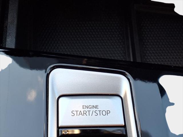 Photo of 2024 Deep Black Pearl Volkswagen Atlas