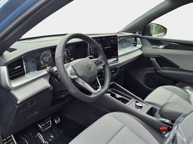 Photo of 2025 Monterey Blue Pearl Volkswagen Tiguan