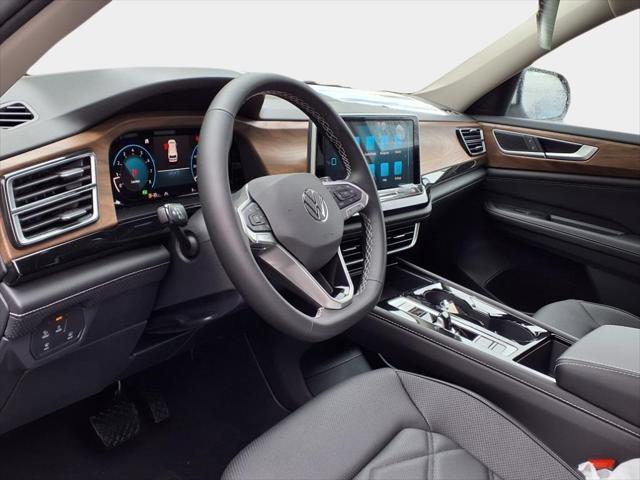 Photo of 2025 White Volkswagen Atlas