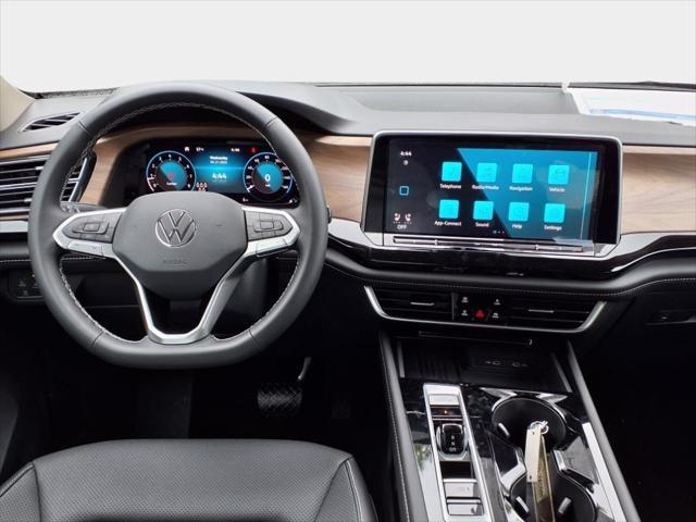 Photo of 2025 White Volkswagen Atlas