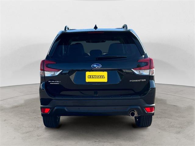 Photo of 2022 Crystal Black Silica Subaru Forester