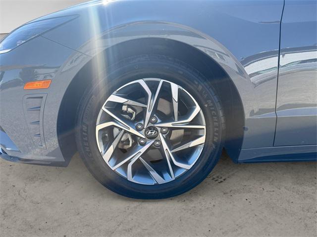 Photo of 2022 Hampton Gray Hyundai SONATA