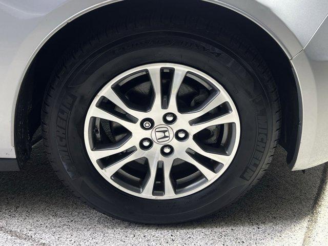 Photo of 2013 Alabaster Silver Metallic Honda Odyssey